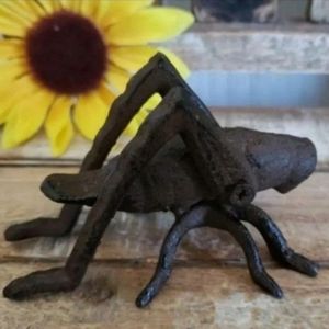 NWOT Cast Iron Cricket with Movable Legs Home and Garden Decor